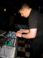 moogulatoR live @ www. blue-shell .de