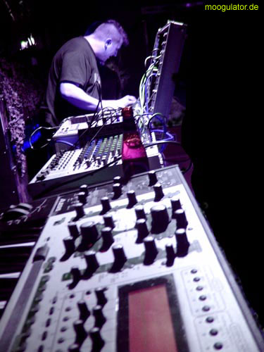 moogulator live